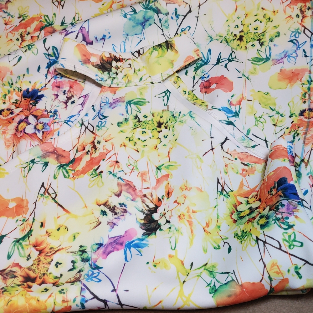 Women's Floral Fit And Flare Halter Dress Size Medium - Picture 7 of 9